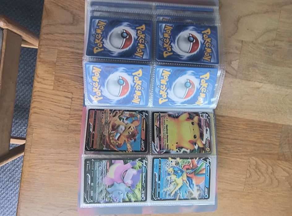 Sprzedam album z kartami Pokémon