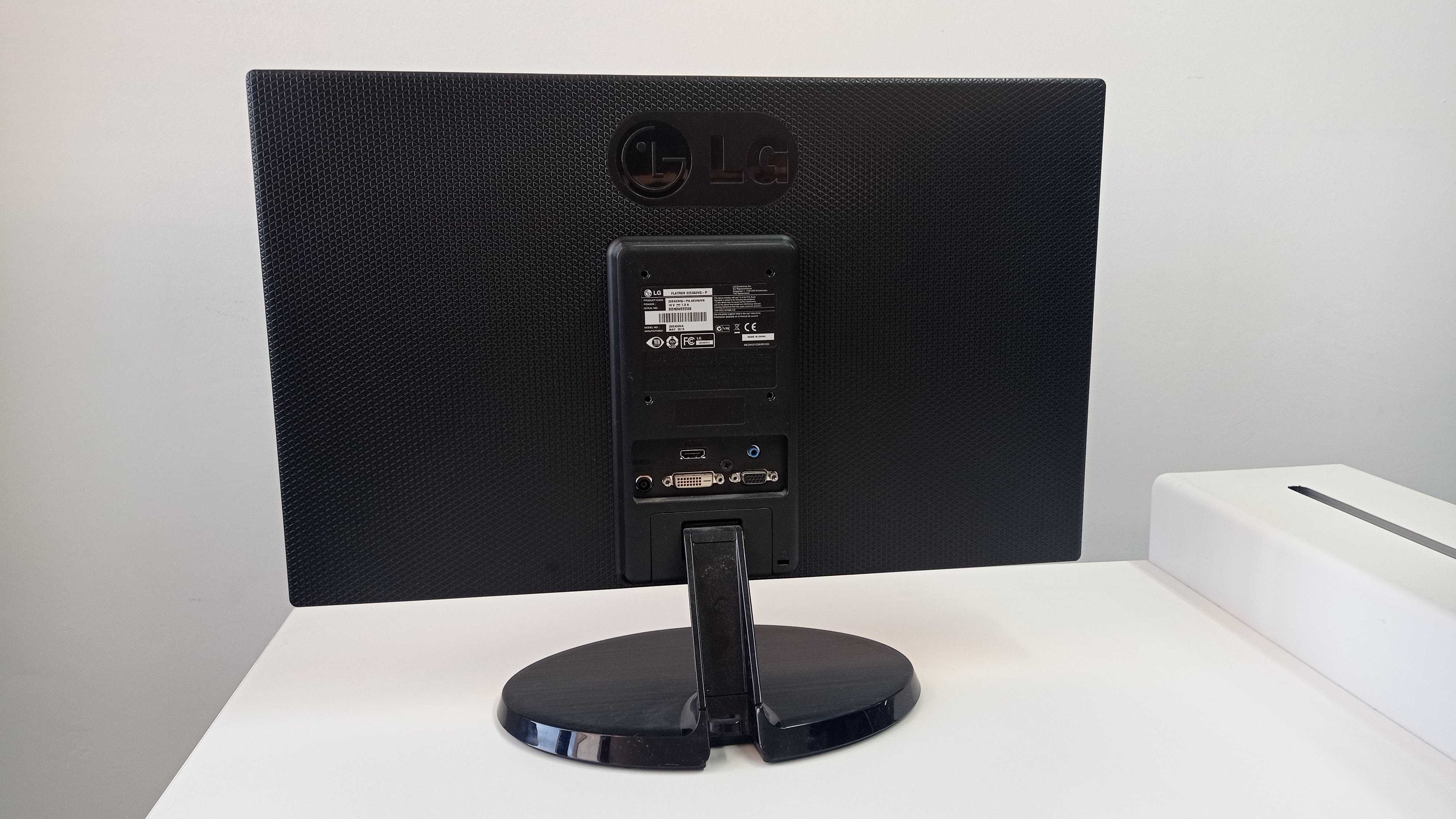 Monitores Samsung e LG 22 " - Bom estado