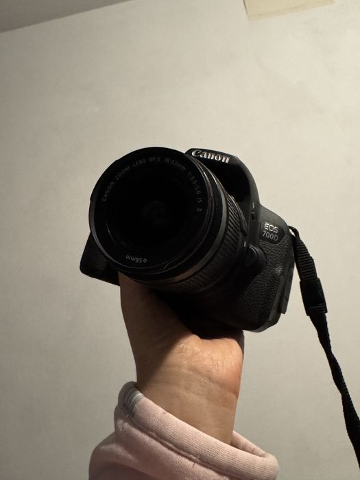 Canon d700 18-55
