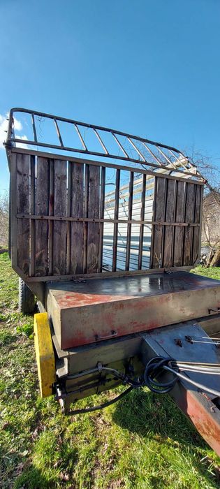 Przyczepa samozbierająca