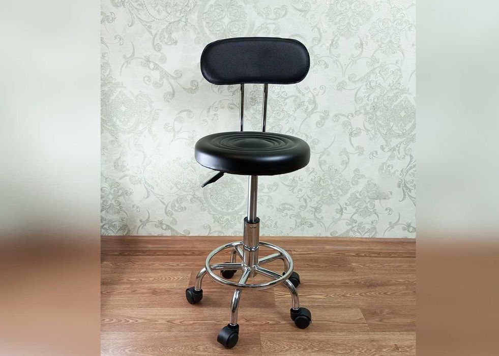 Стілець офісний комп'ютерний на колесах Salon-17 крісло для майстра