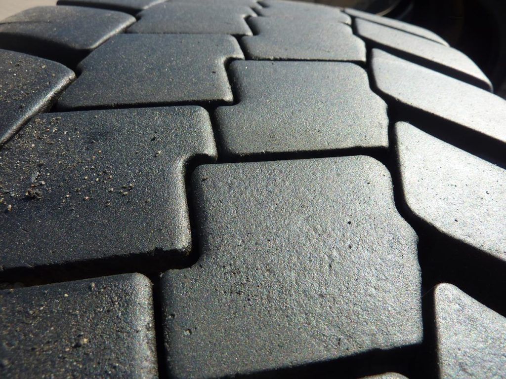 Opona używana ciężarowa 325/95R24 GOODYEAR OMNITRAC D 800zł W3294