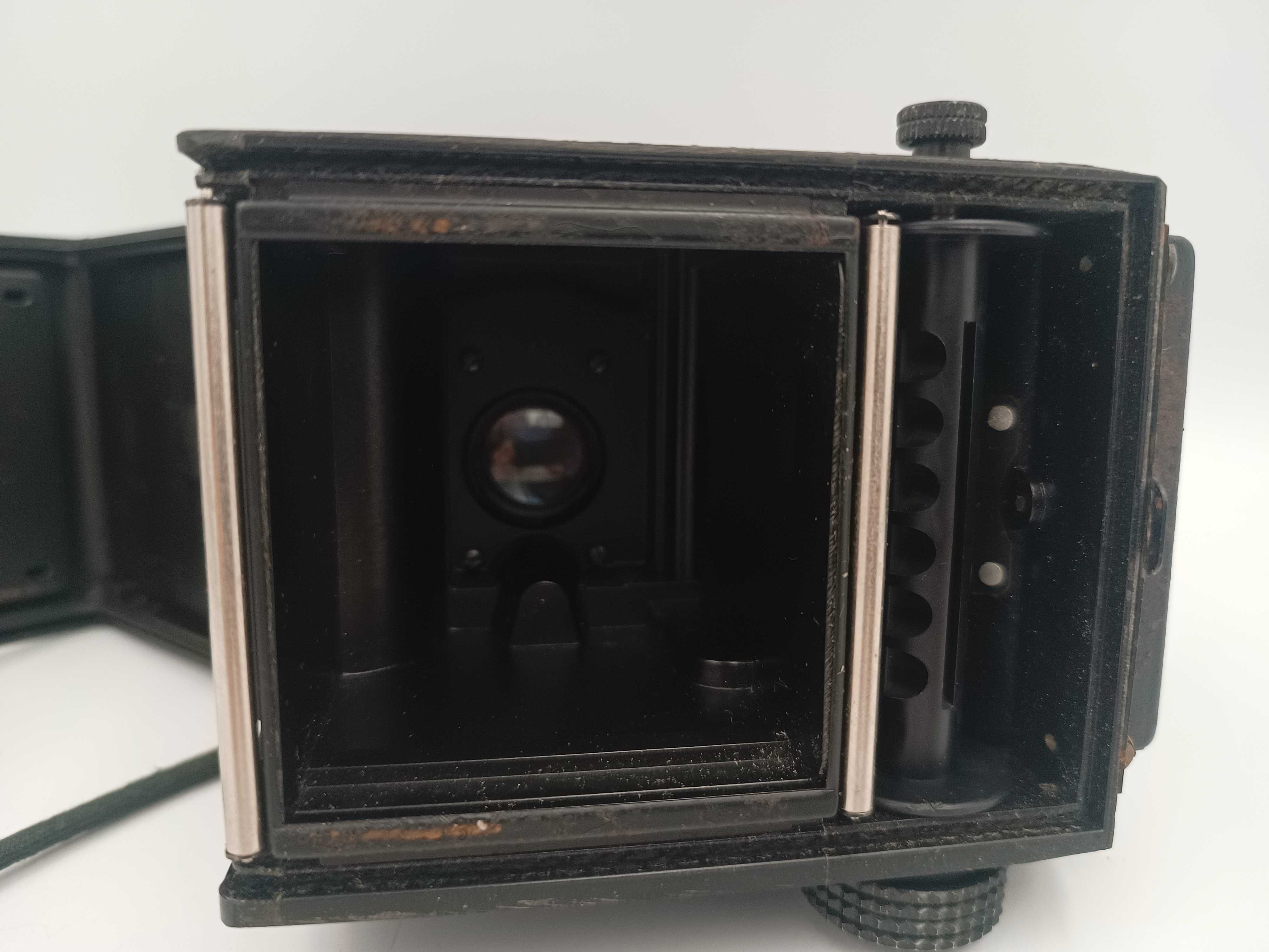 Analogowy aparat fotograficzny Lubitel 166B + etui pokrowiec