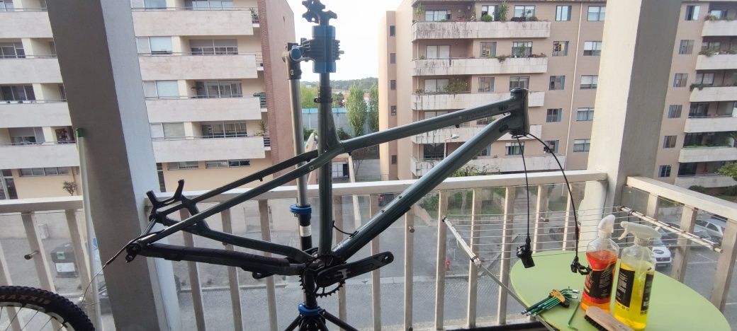 Vendo quadro commencal  meta ht + extras