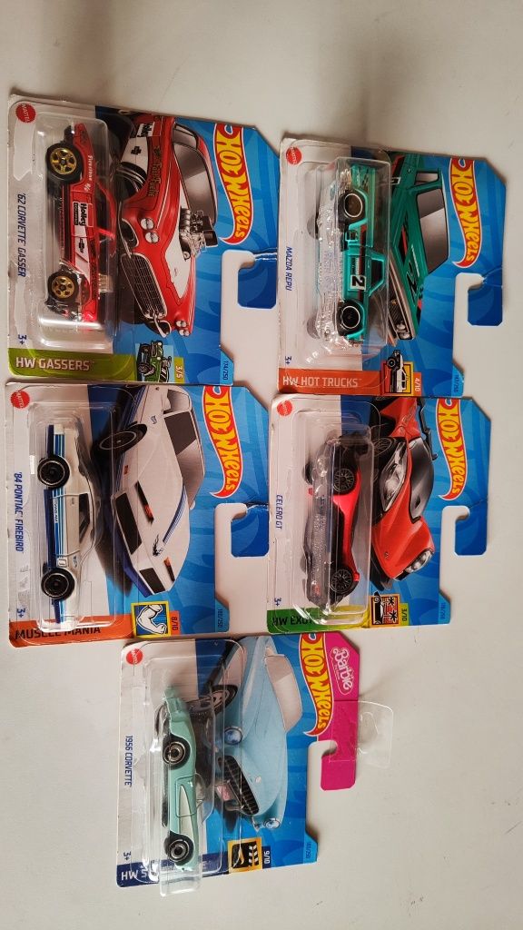 Miniaturas hot wheels 2023