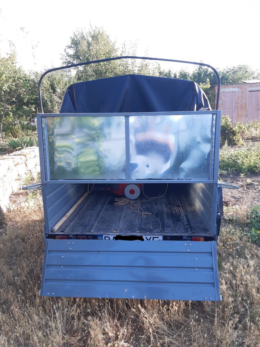 Прицеп автомобільний