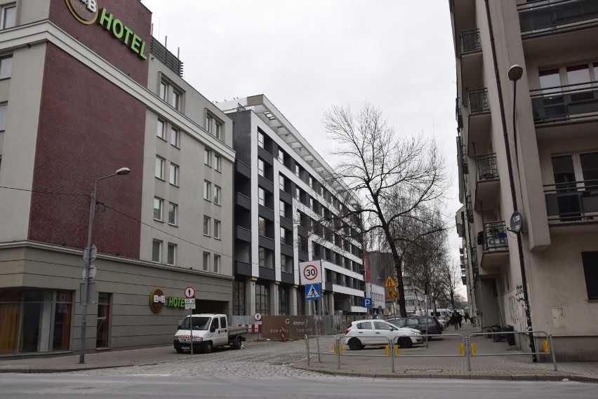 Centrum Katowic, ul. Opolska 10. Apartament z ogródkiem.