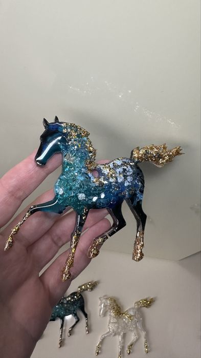 Іграшки на ялинку, ялинкові прикраси, іграшка коник