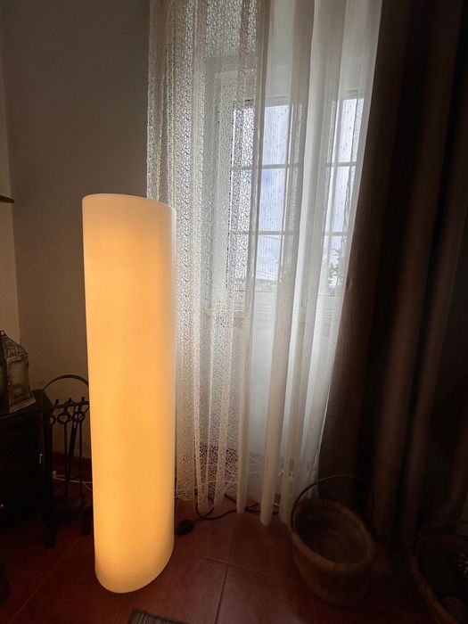 Candeeiro em excelente estado - Area