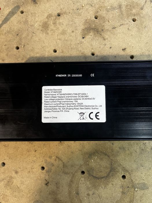 Sterownik KT36/48SVPRCLB 36-48V 30A (sinus) Czarny