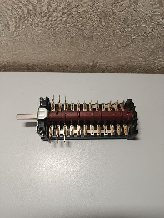 Перемикач 9- ти (8+0) позиційний (11+10) контактів - духовки Pyramida