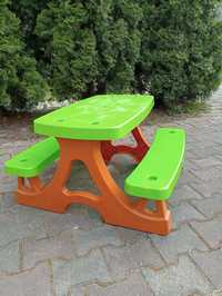 Plastikowy stolik dziecięcy z ławkami