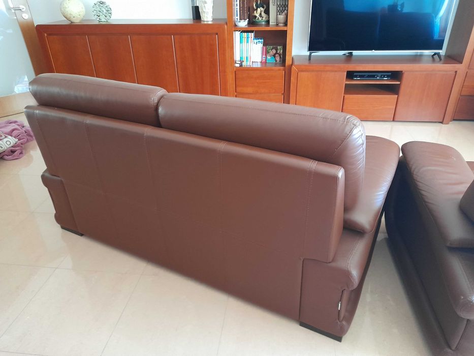 Sofás em pele em muito bom estado como novos
