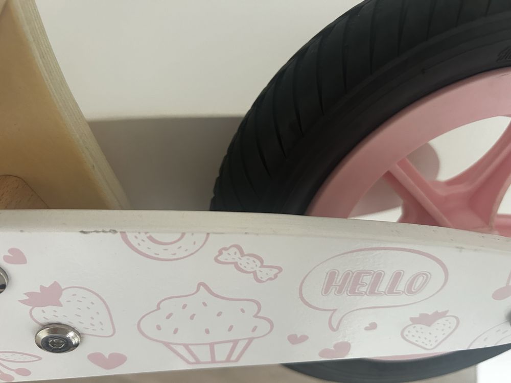 Bicicleta de madeira sem pedais em rosa da Eureka Kids