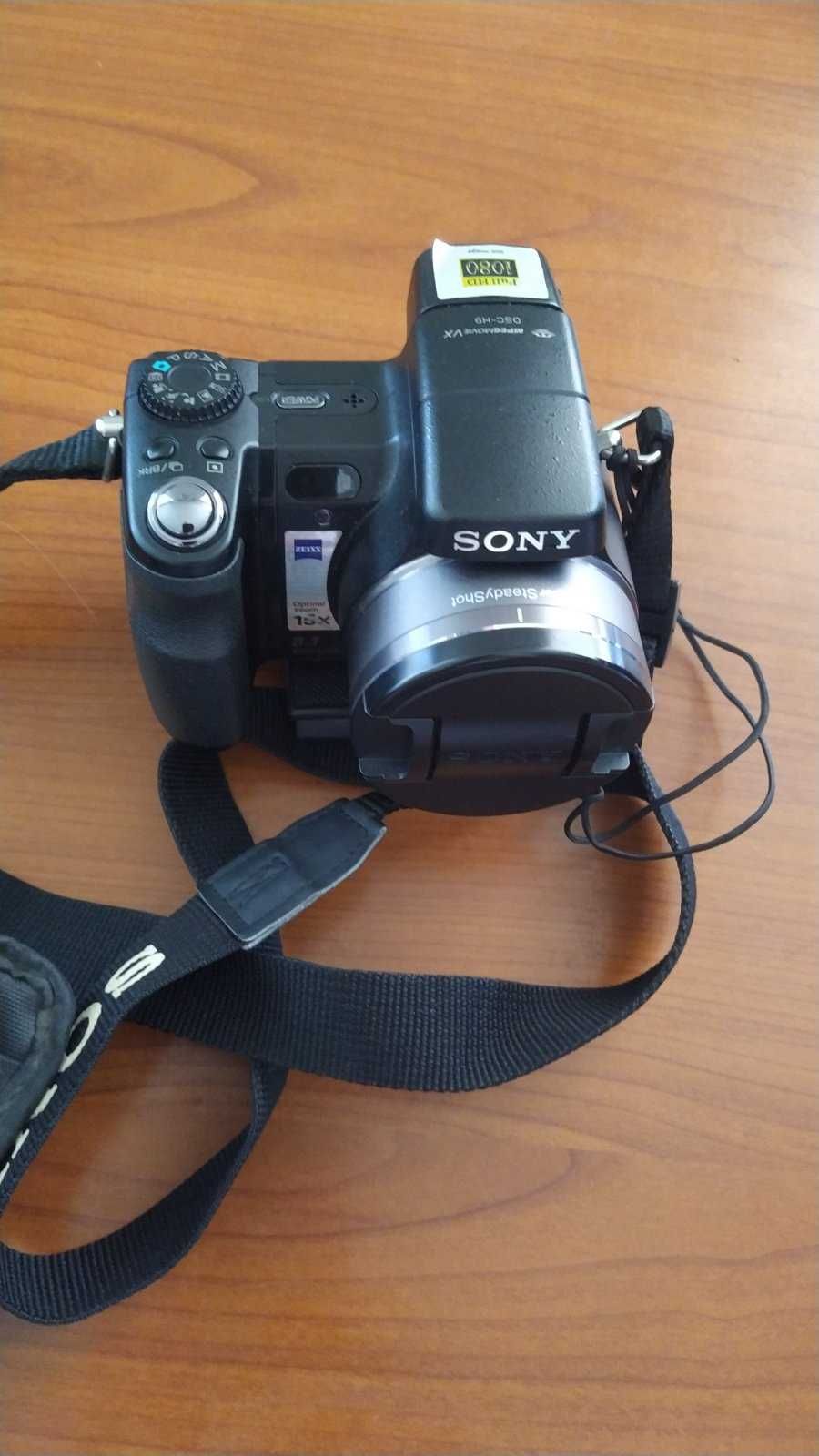 Цифровой фотоаппарат SONY Cyber-shot DSC-H9. Отл. состояние