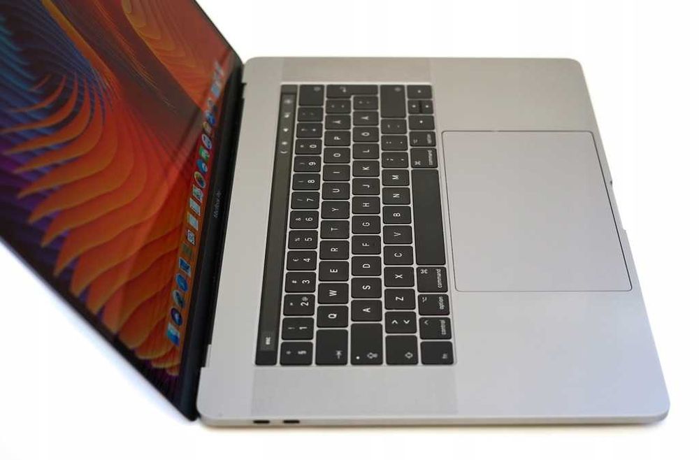 MacBook Pro A1707 i7-7920HQ 16G|1TB|RETINA|TOUCH