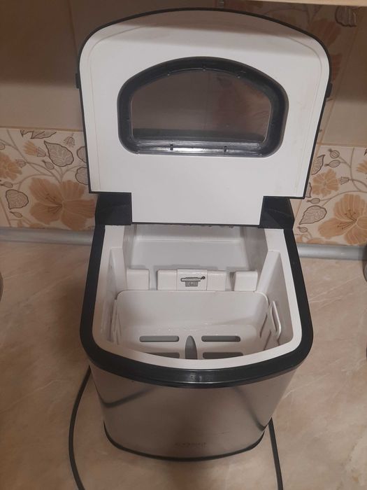 Льодогенератор компресорний CASO design.