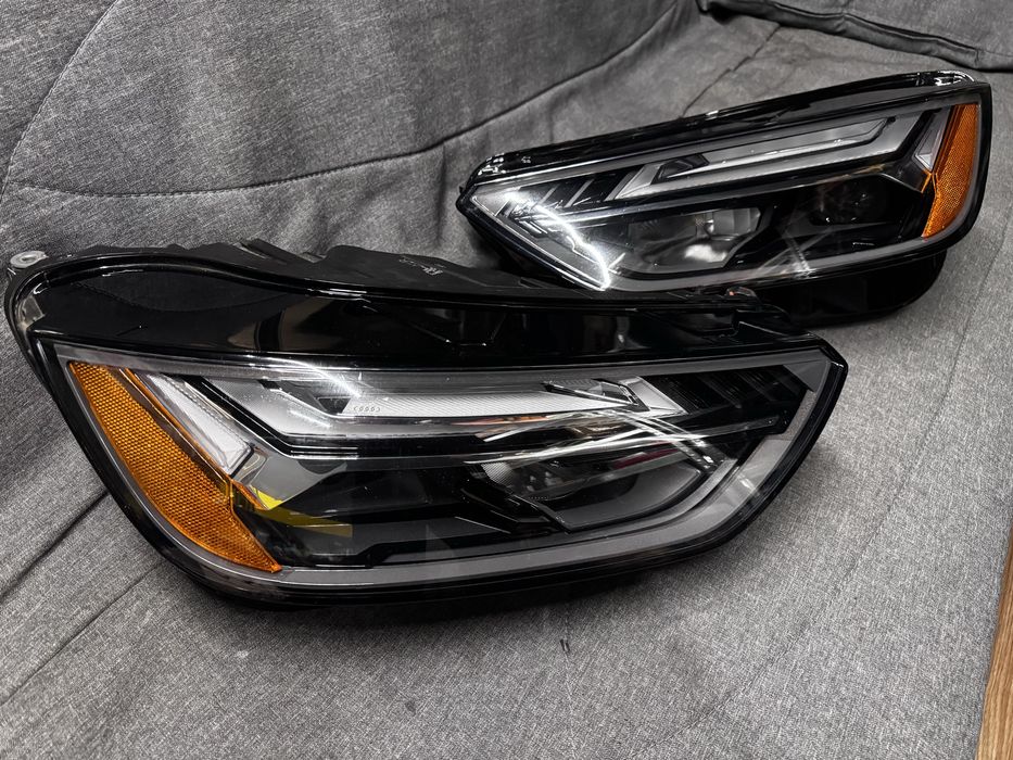 Фара Audi Q5 права USA