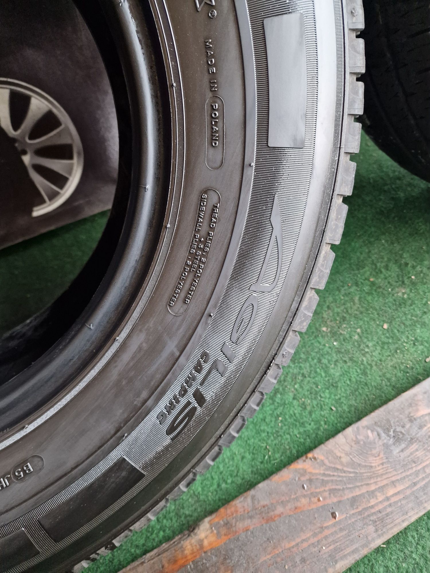 Opony letnie 225/75/16C Michelin wzmacniane Komplet 7.4mm