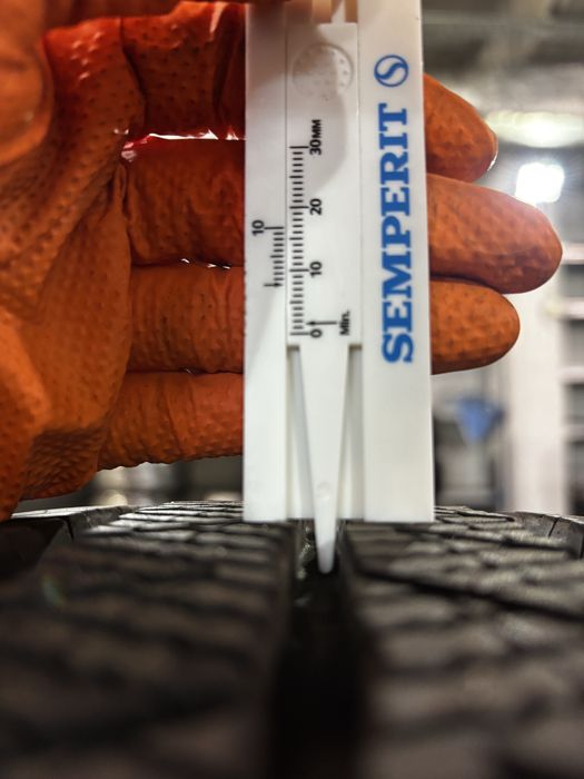 2x komplet opony zima Barum Polaris 5 235/55/19