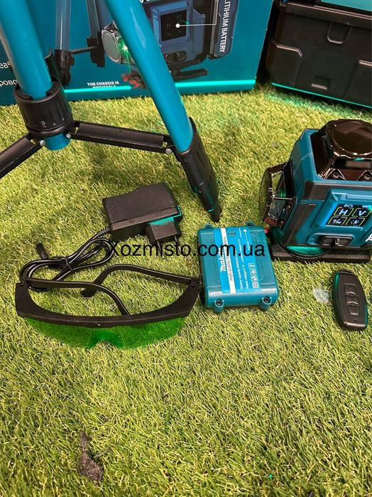 Акумуляторний лазерний нівелір Makita SK900GDZ 3D-4D рівень (24V, 5AH)
