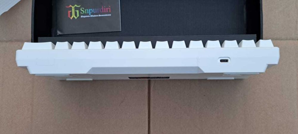 Клавіатура механічна дротова Snpurdiri V900 з RGB підсвіткою