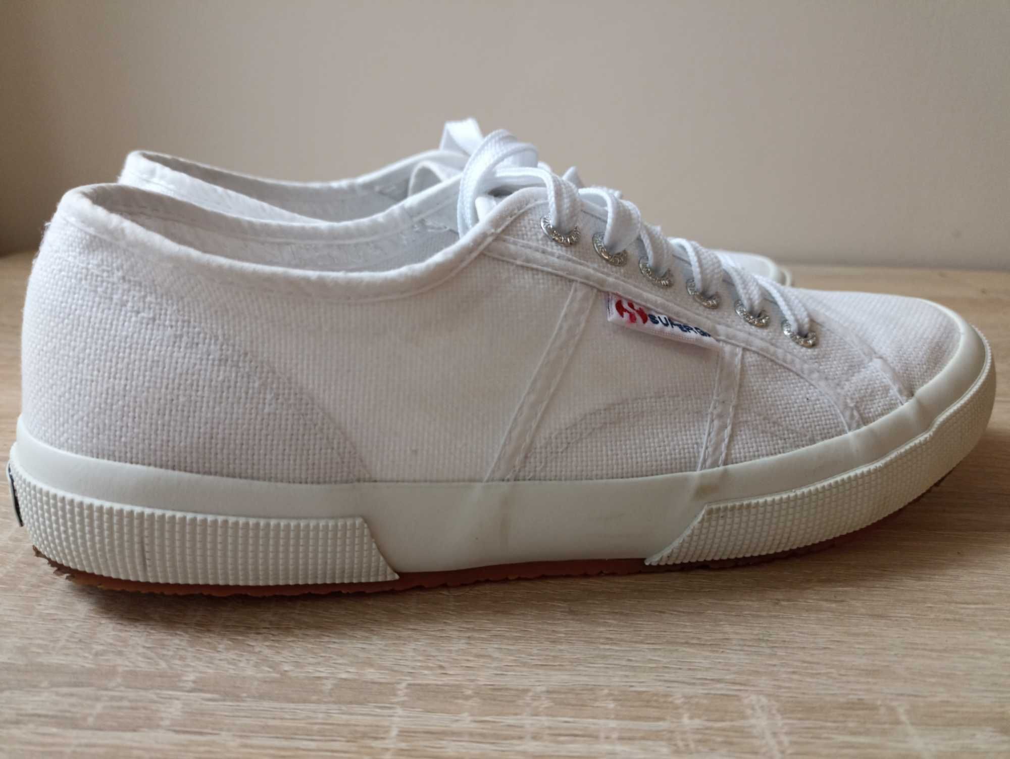 Superga новые,размер 42.