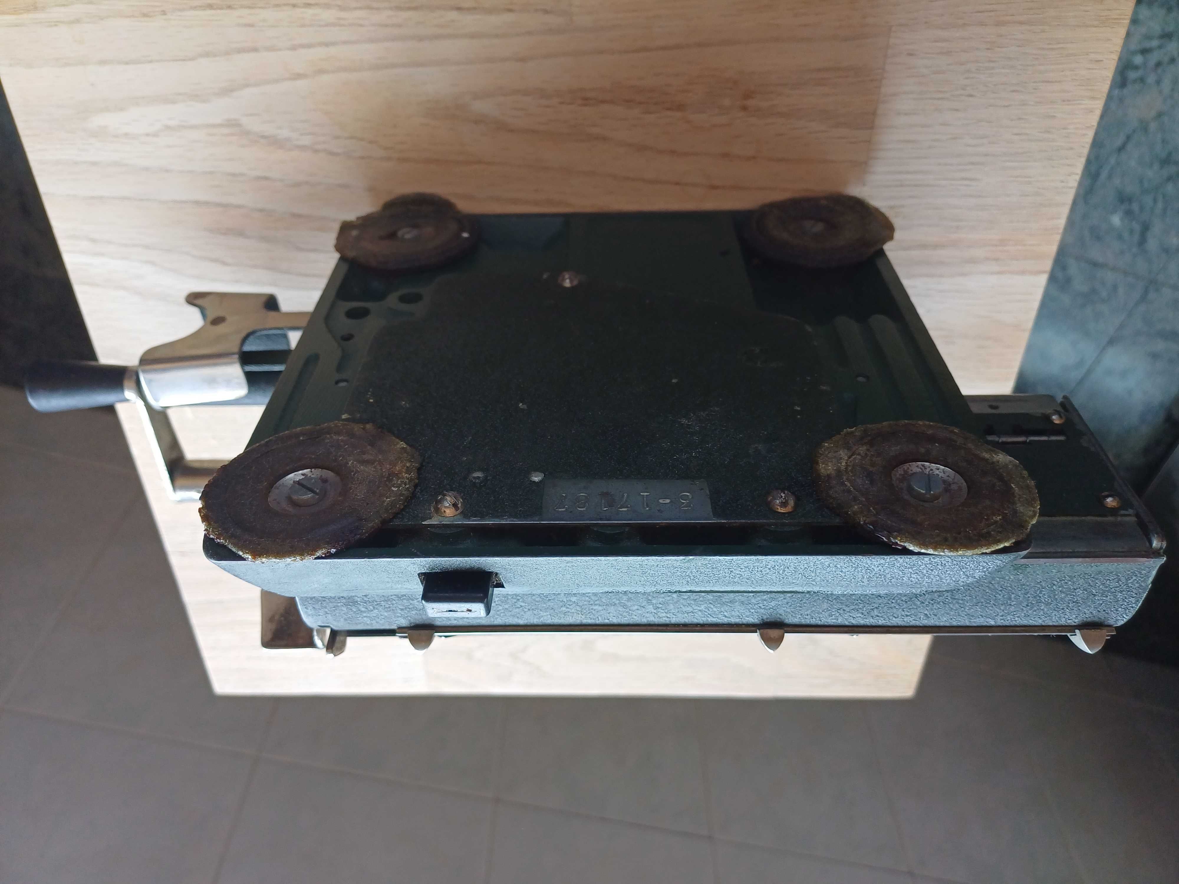 Máquina de calcular mecânica marca Multo
