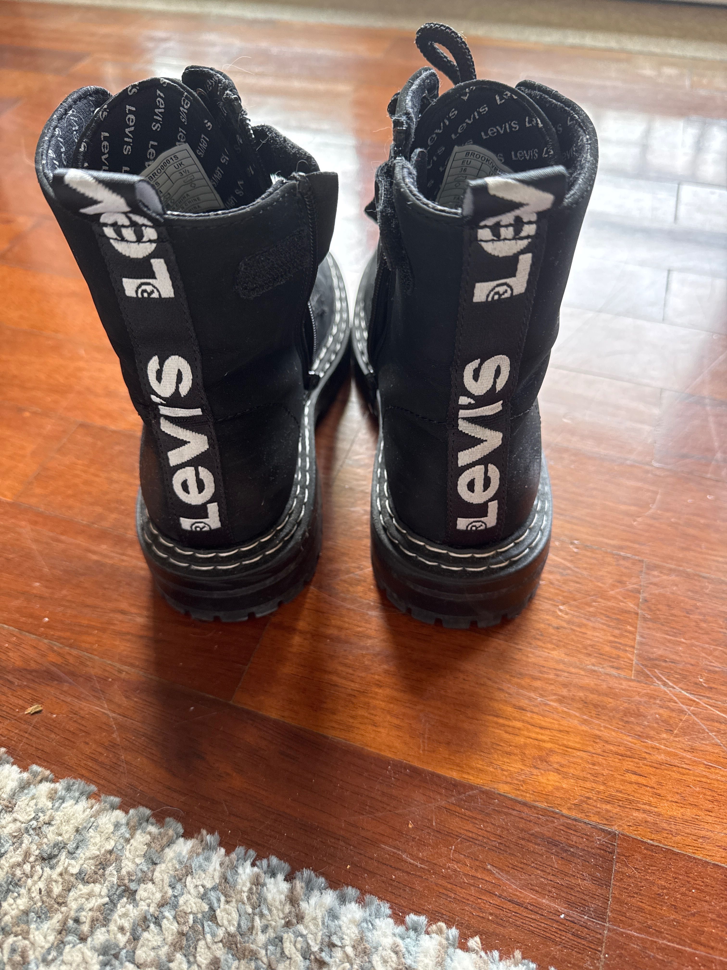 Botas Levis pretas 36