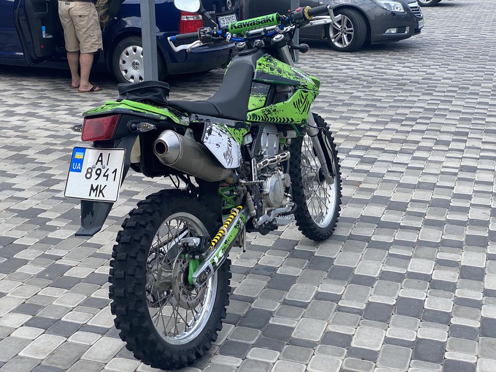 Продам мотоцикл Kawasaki KLX 250 SDF