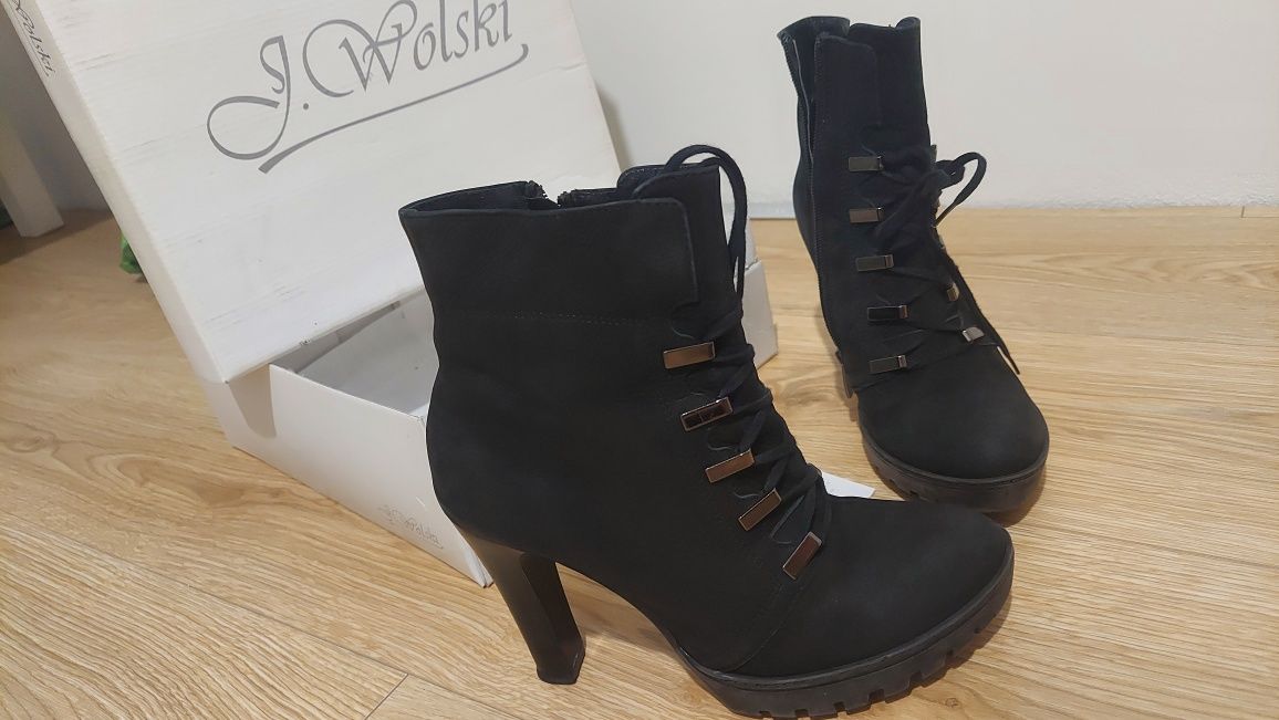 Buty damskie J. Wolski czarne, rzadko chodzone