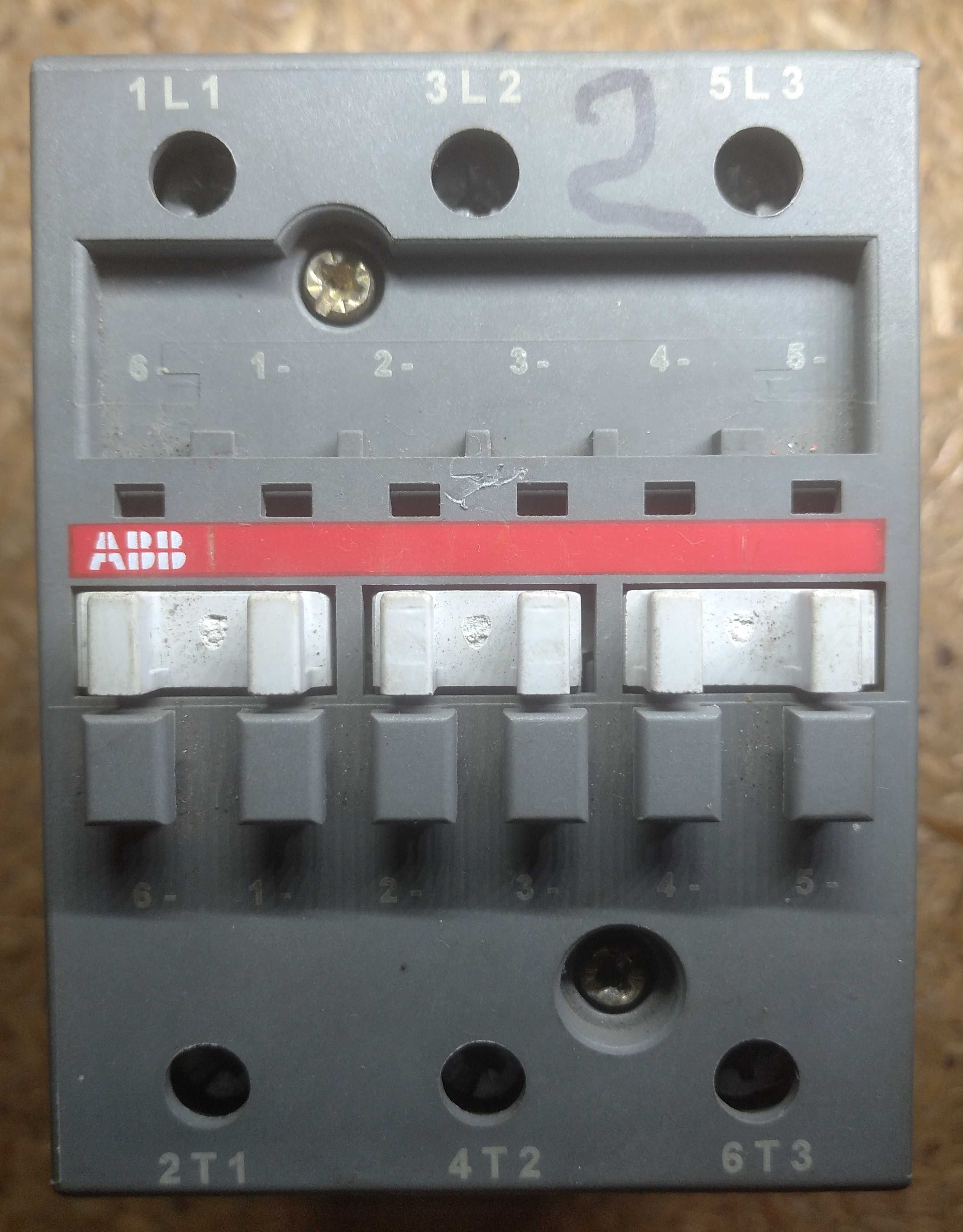 Пускатель магнитный электромагнитный контактор трехфазный Lovato ABB