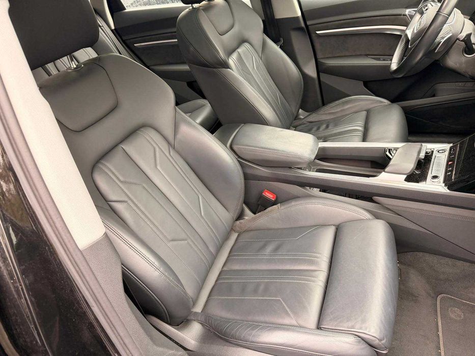 Топчик комплектація Audi e-tron -95 кв.,  21 модельний рік камери 360