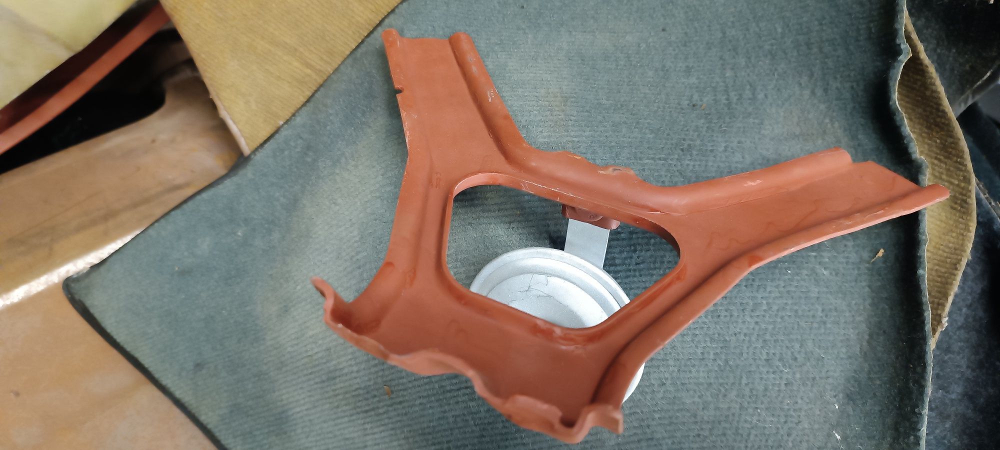 Fiat 126p wzmocnienie pasa przedniego oryginalne + klakson