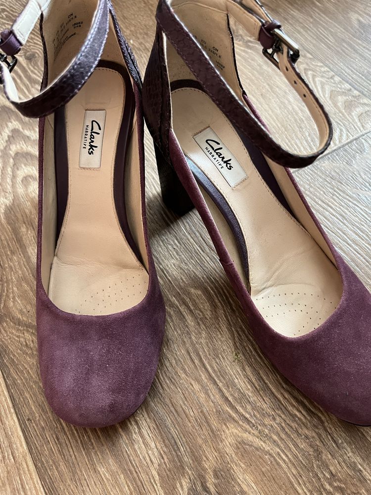 Продам туфлі clarks