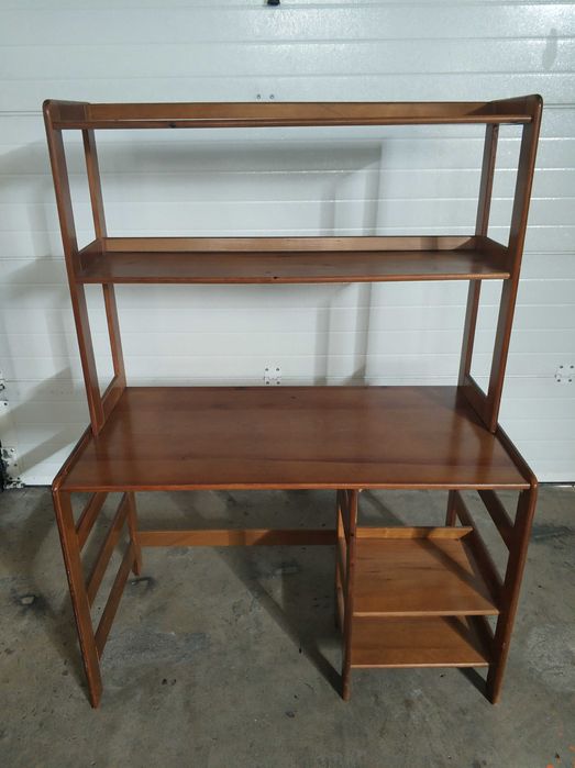 Secretária em madeira maciça com estante