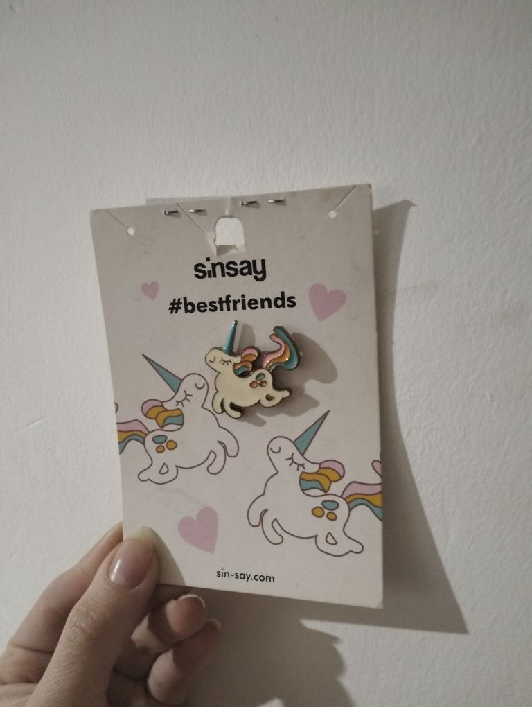 Broszka ozdoba przywieszka jednorożec