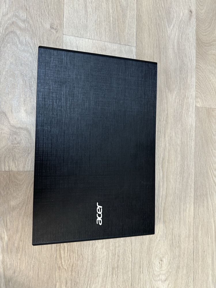 Ноутбук Acer E5-573-36F4