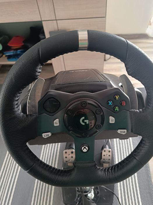Kierownica Logitech G920 900 stopni z pedałami, biegami i stelażem