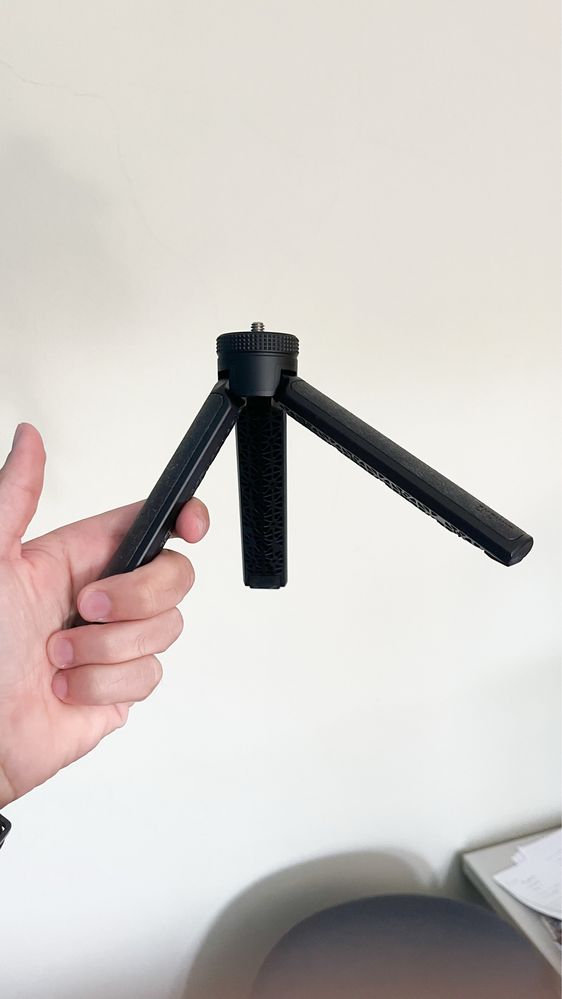 Gimbal ZHIYUN S + Tripé ( Bluetooth e Wi-fi - Autonomia 14 horas )