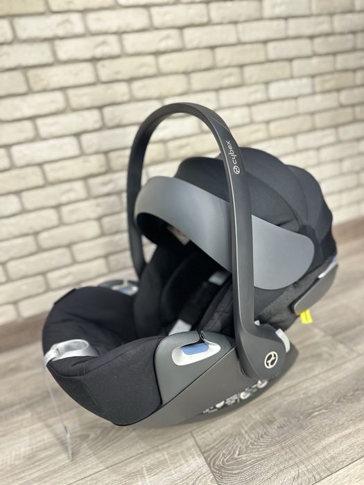 Автокрісло Cybex cloud Z platinum з базою