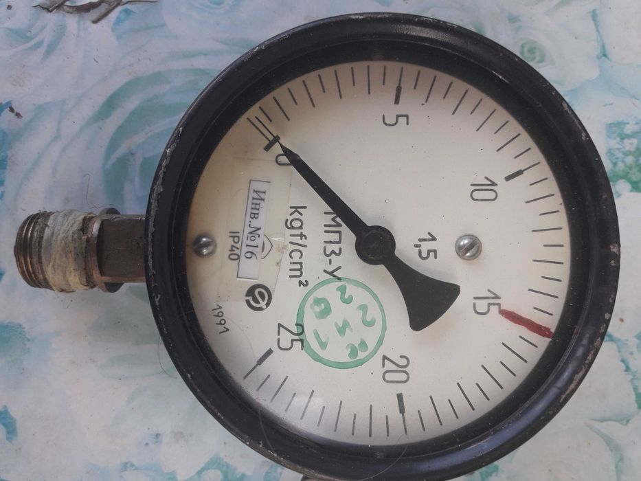 Продам манометр на 25 кгс/см2.