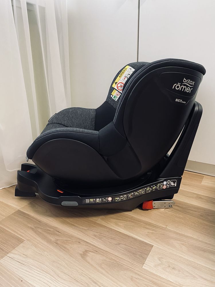 Автокрісло поворотне Britax-Romer Dualfix I size з 3 міс.до 4 років