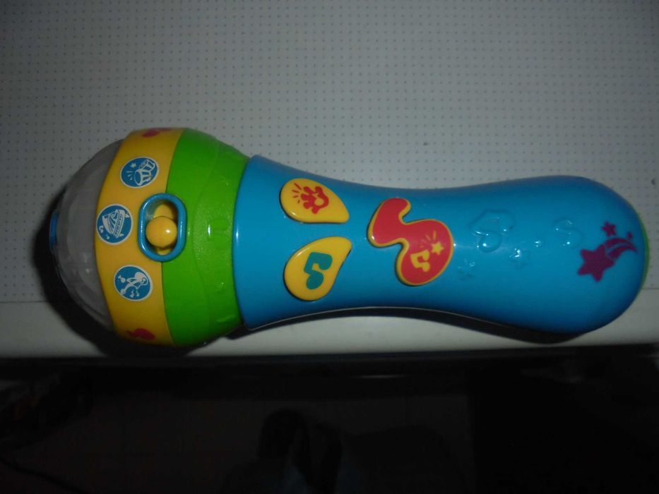 vários brinquedos para criança