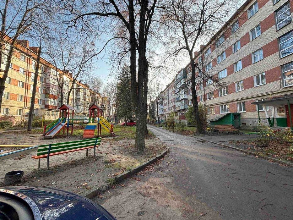 Здам в оренду 2х кімнатну квартиру в житловому стані на Виставці!