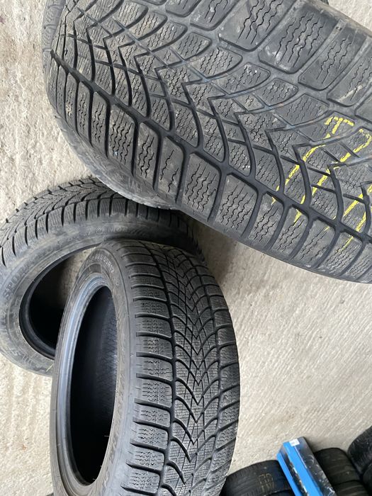 Продам резину 225/55/17 зима Dunlop