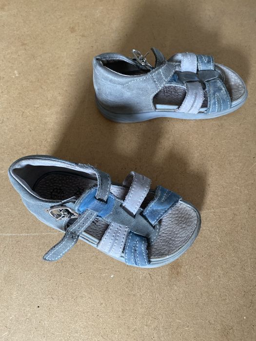 Sandalias couro criança t.24