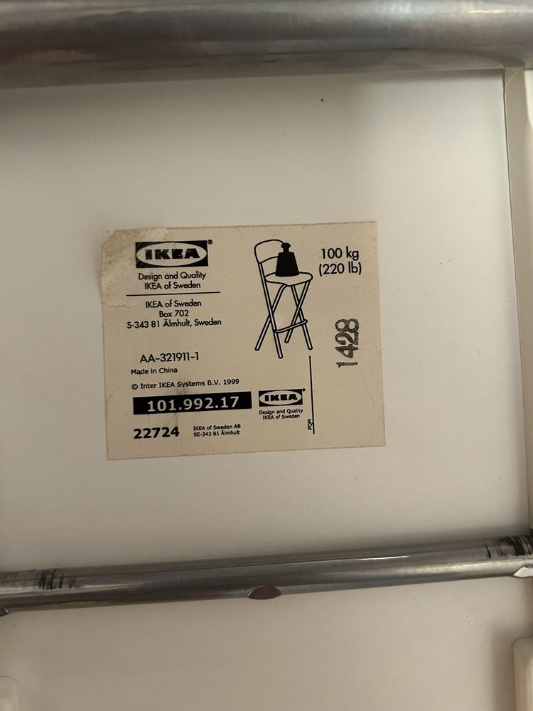 Dwa wysokie krzesła ikea