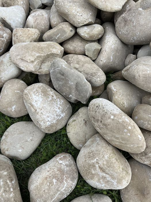 Валун, камінь річковий