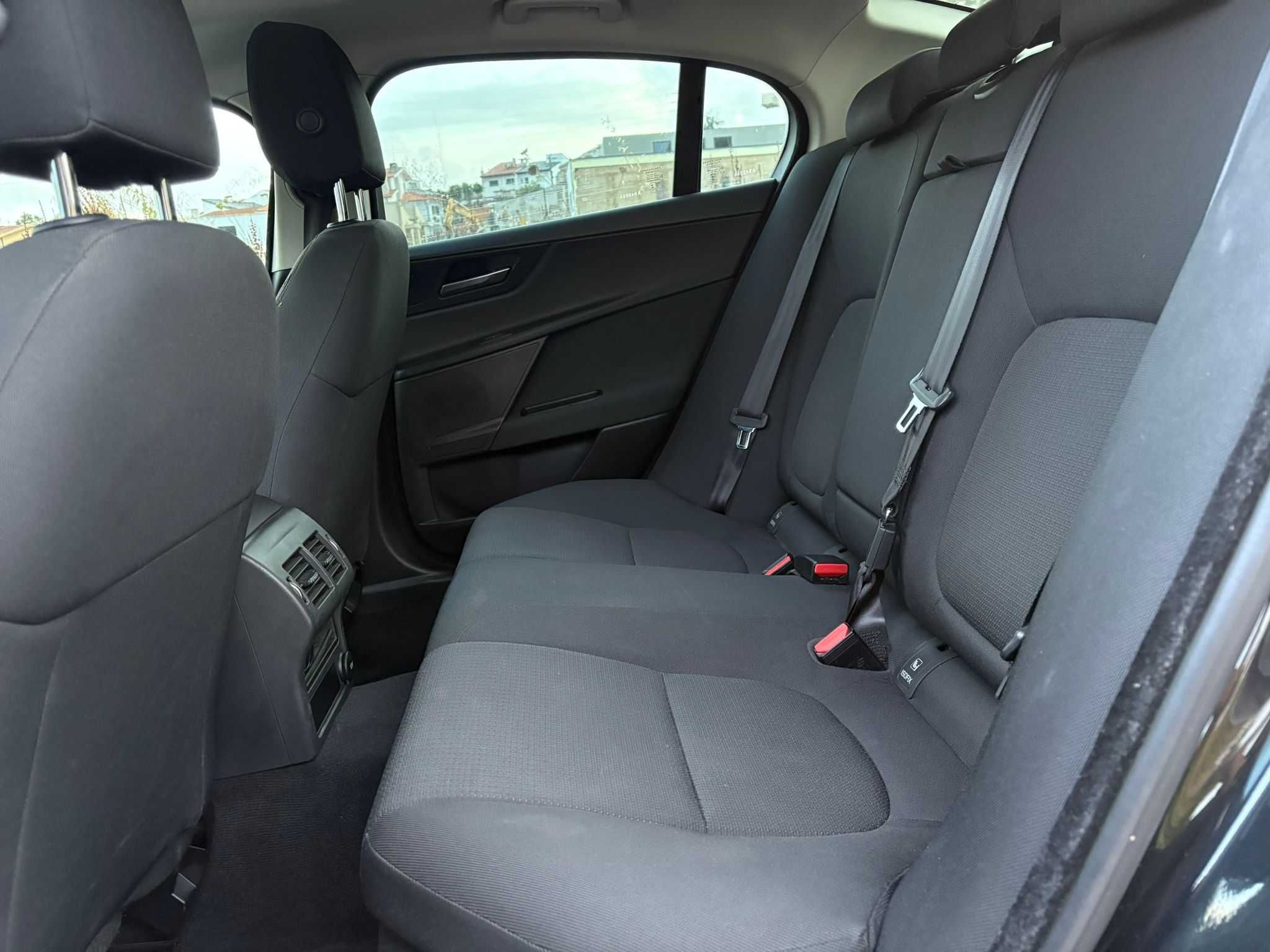 Jaguar XE 2.0 D Aut /Possibilidade de financiamento